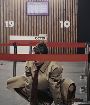 Зйомка хореографії в Stage 3 Darkness: масштабні декорації терміналу аеропорту