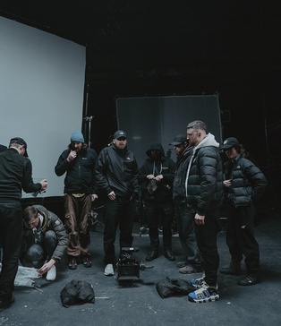 Бекстейдж з операторською групою — студія для fashion‑зйомки, павільйон Stage 3, Київ