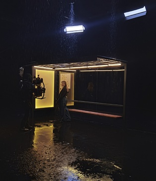 штучний дощ студія київ  | оренда студії з дощем Київ | аквазона оренда | зйомка з дощем Київ