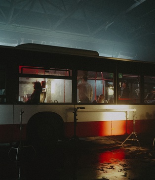 Playback оператор Oleksandr Sofin перевіряє відзнятий матеріал