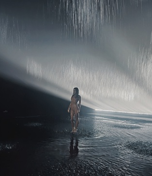 павільйон для кінозйомок з дощем | rain effect studio Kyiv | artificial rain filming Kyiv | controlled rain stage rental