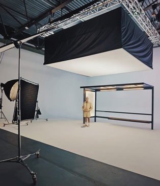 біла циклорама київ зйомка кліпу підвісні конструкції softbox