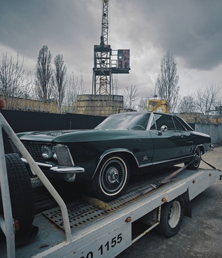 Автомобільна зйомка для бренду WILD HEARTS у павільйоні Stage 3 Darkness