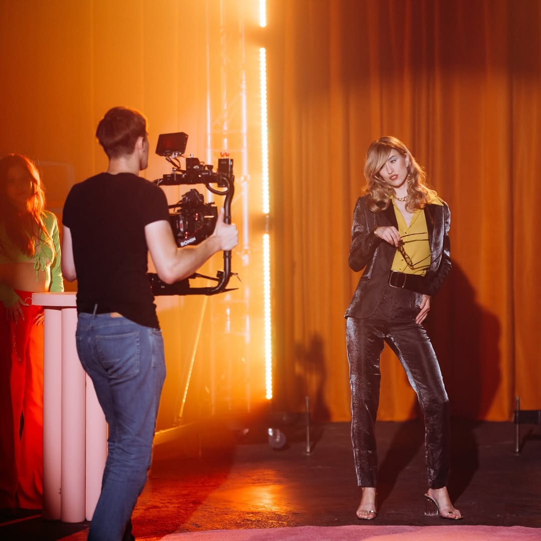 Декорації ток-шоу у Stage 1 Black: кейс SP Studio