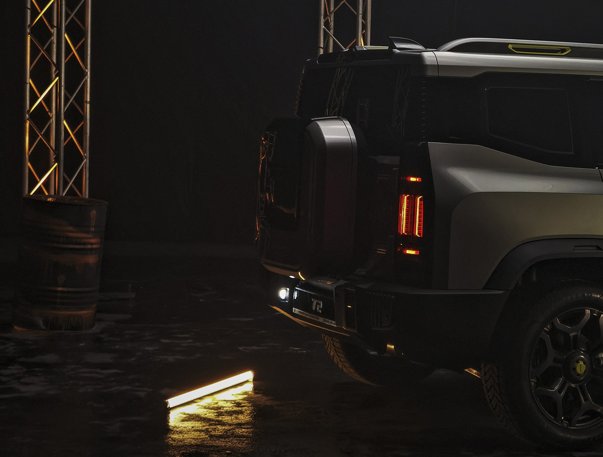 Огляд-нового-JETOUR-T2-відео-зйомка-автомобіля-на-чорній-циклорамі-Сергій-Цибульський-JETOUR-Україна