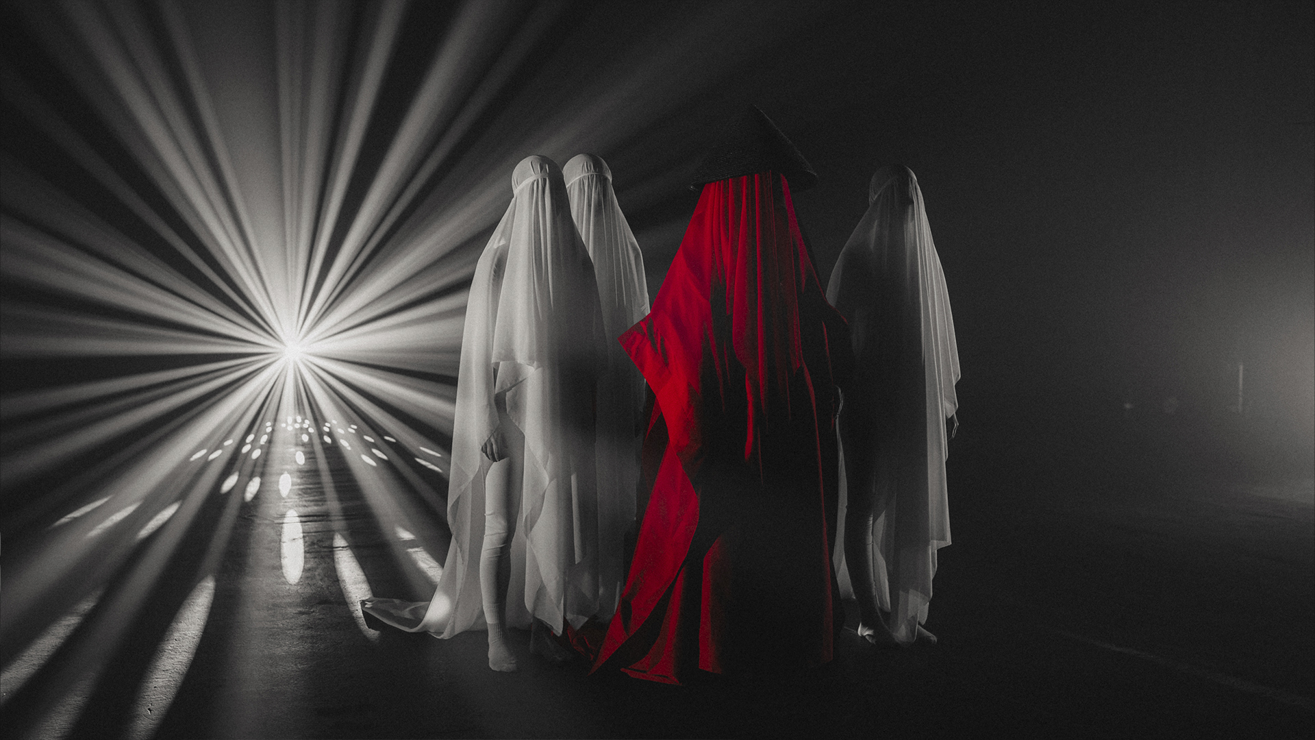 Klavdia Petrivna перша поява у кліпі Артема Пивоварова в Києві