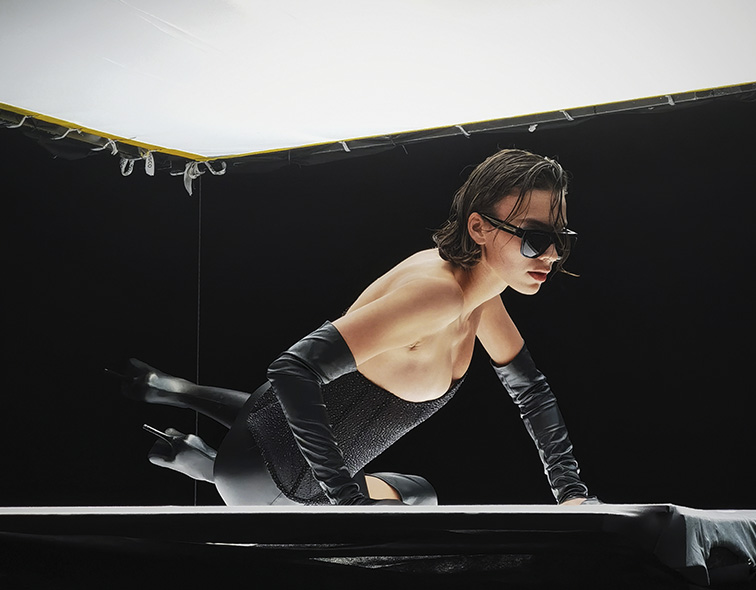 зйомка-моделей-для-кампейна-CISELES-професійна-фотозйомка-Slava-Davydov-Fashion-Campaign-чорна-циклорама-оренда