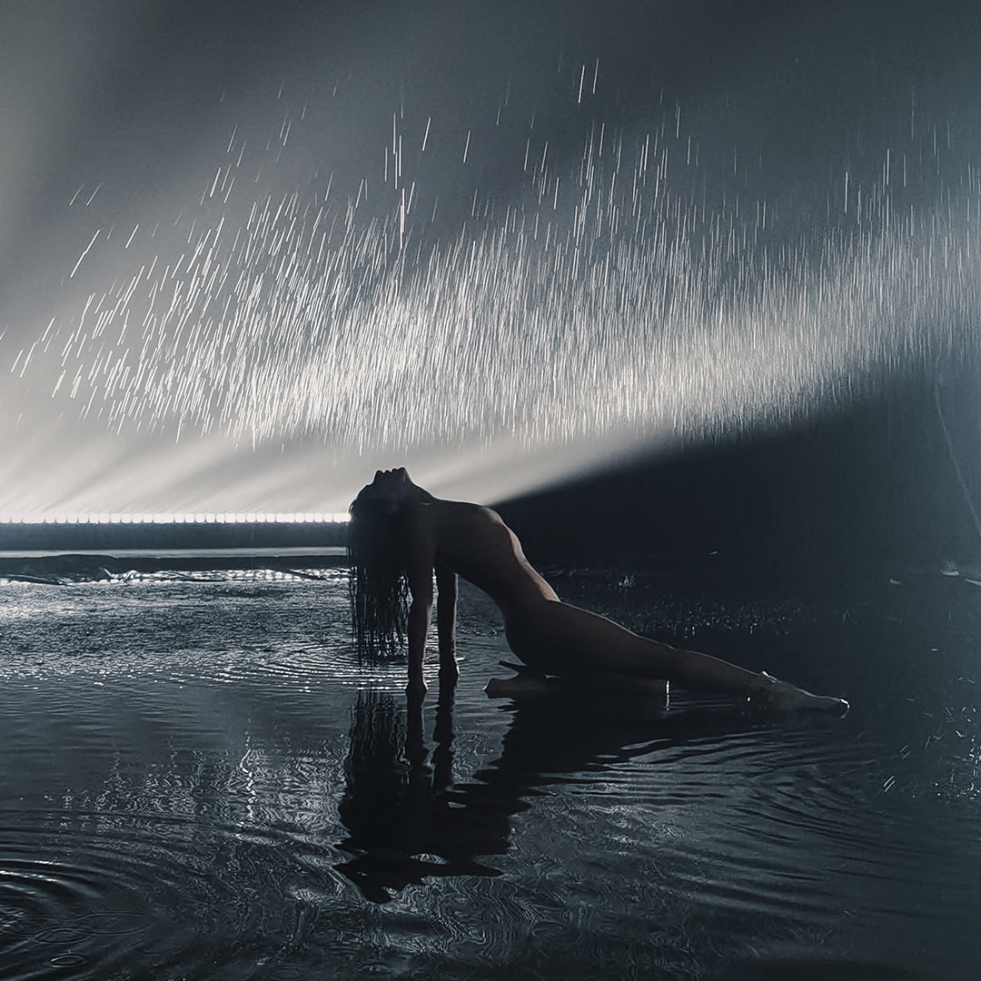 ZLATA OGNEVICH — Віддаю | Силует у воді, штучний дощ, павільйон Darkness SP Studio
