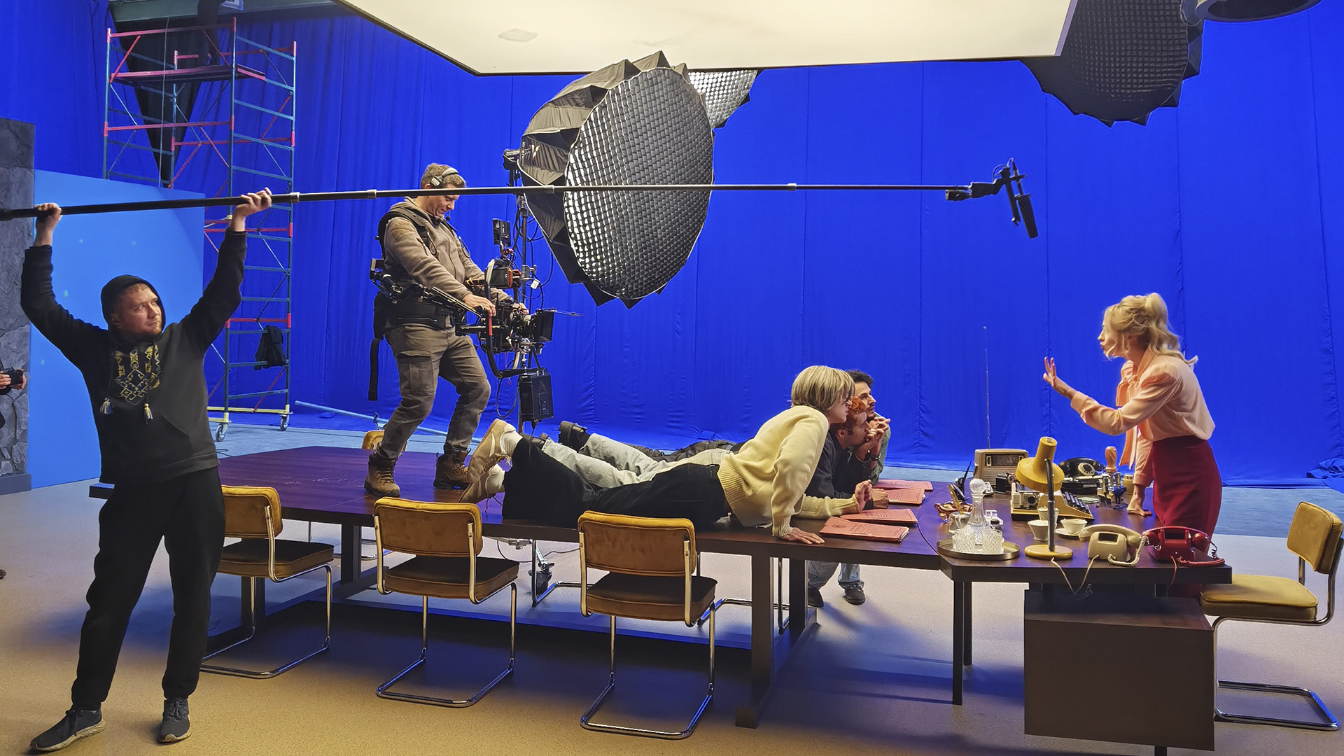 Монтажна пауза серед синього океану — 360° Blue Screen, STAGE 3 Darkness, SP Studio Київ