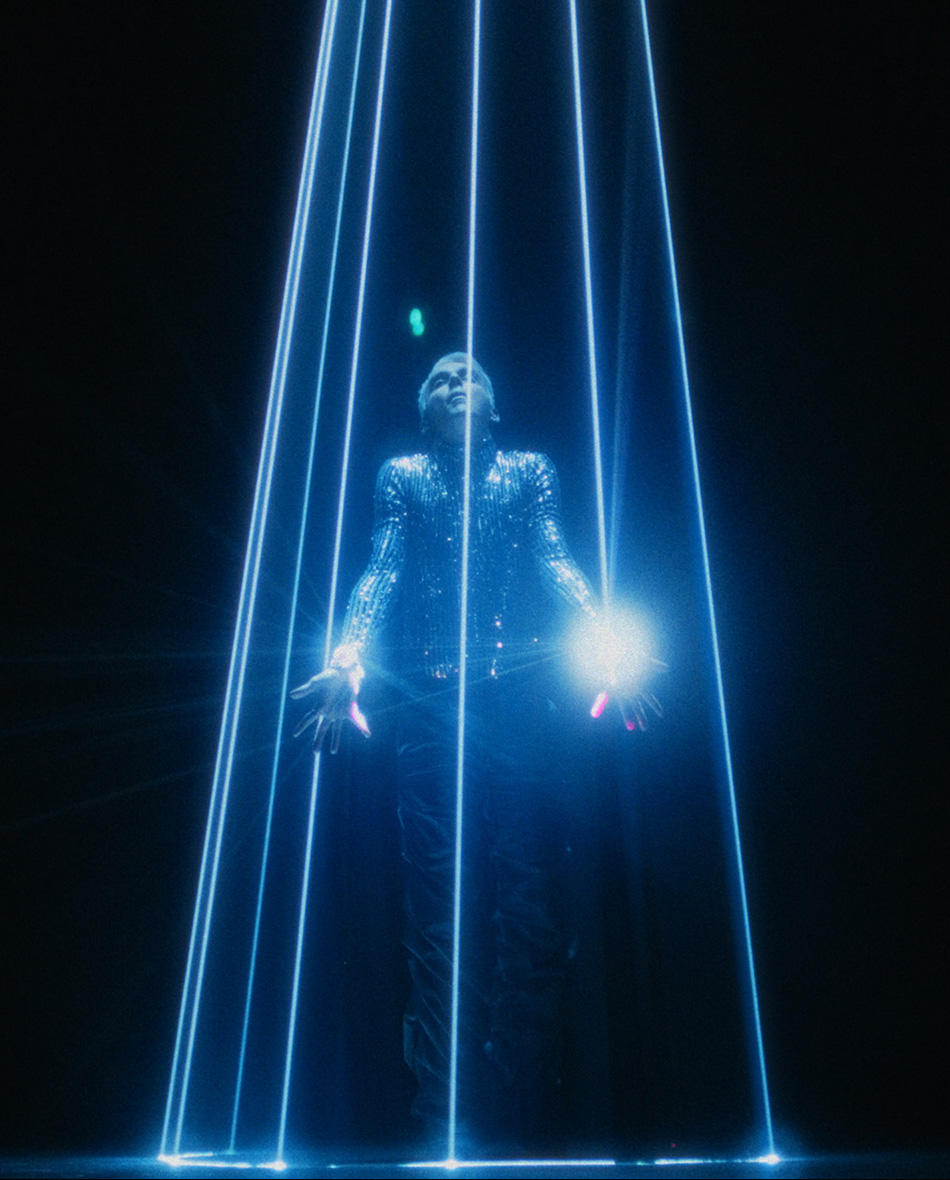 Лазерне шоу та професійне відеосвітло для кліпу MELOVIN DREAMER