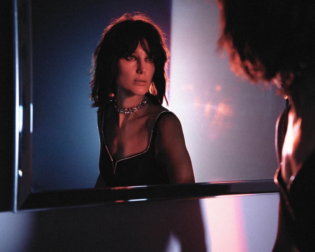 LNME-Debut-Campaign-Satin-Dress-Crystals-Stage-1-Black-SP-Studio-фотозйомка-бренду-в-чорній-студії-оренда-чорної-циклорами-Київ