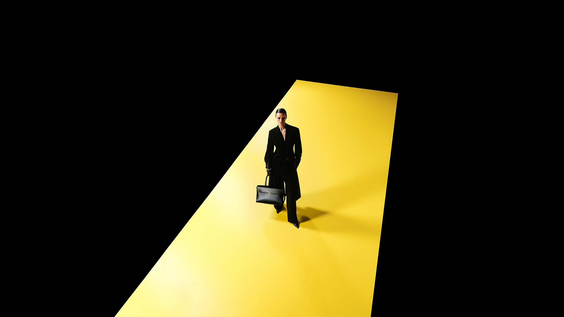 POELLE-Color-Field-Campaign-Leather-Accessories-Stage-1-Black-SP-Studio-by-Denis-Manokha