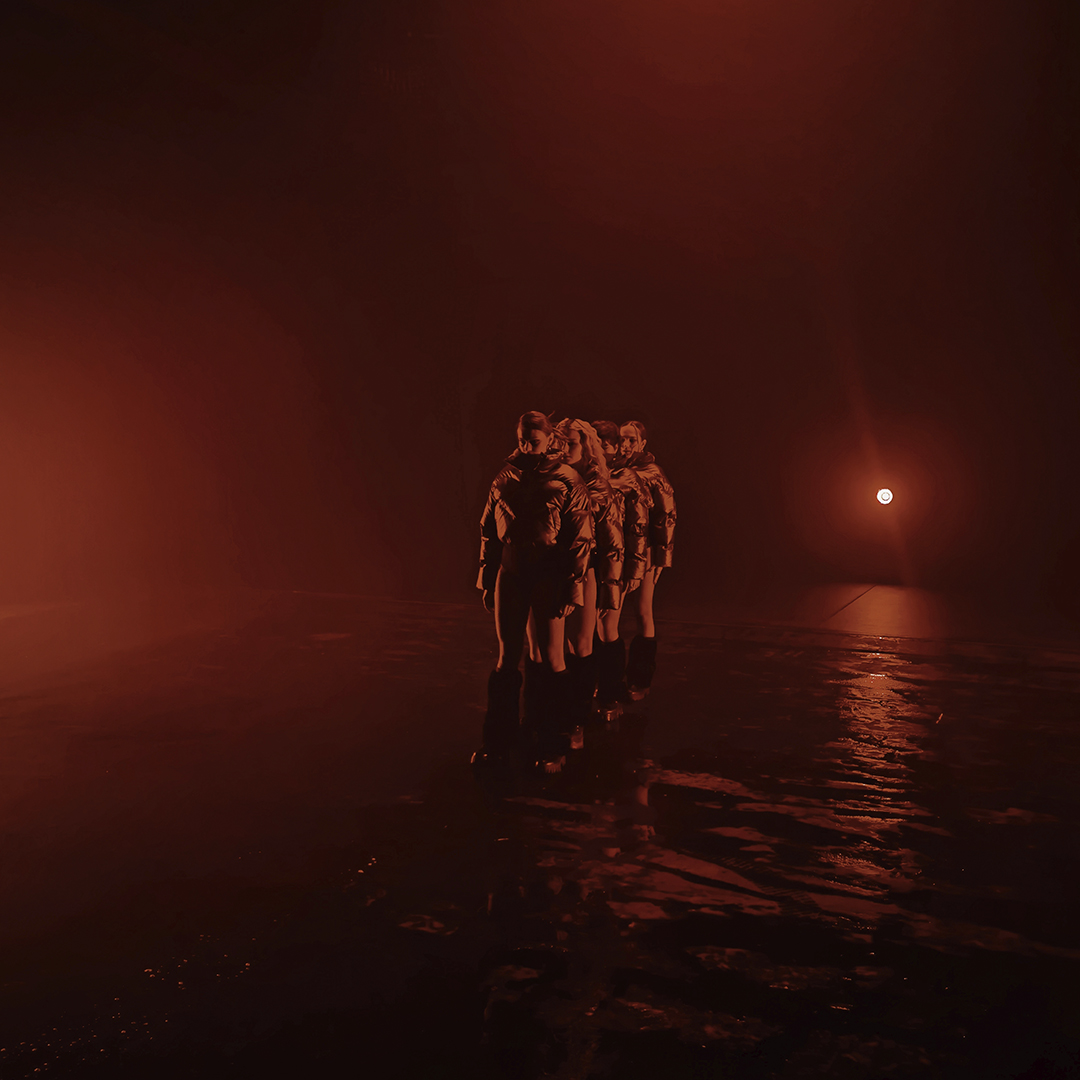 Зйомка з використанням мокрої підлоги та вінтажного авто у SP Studio