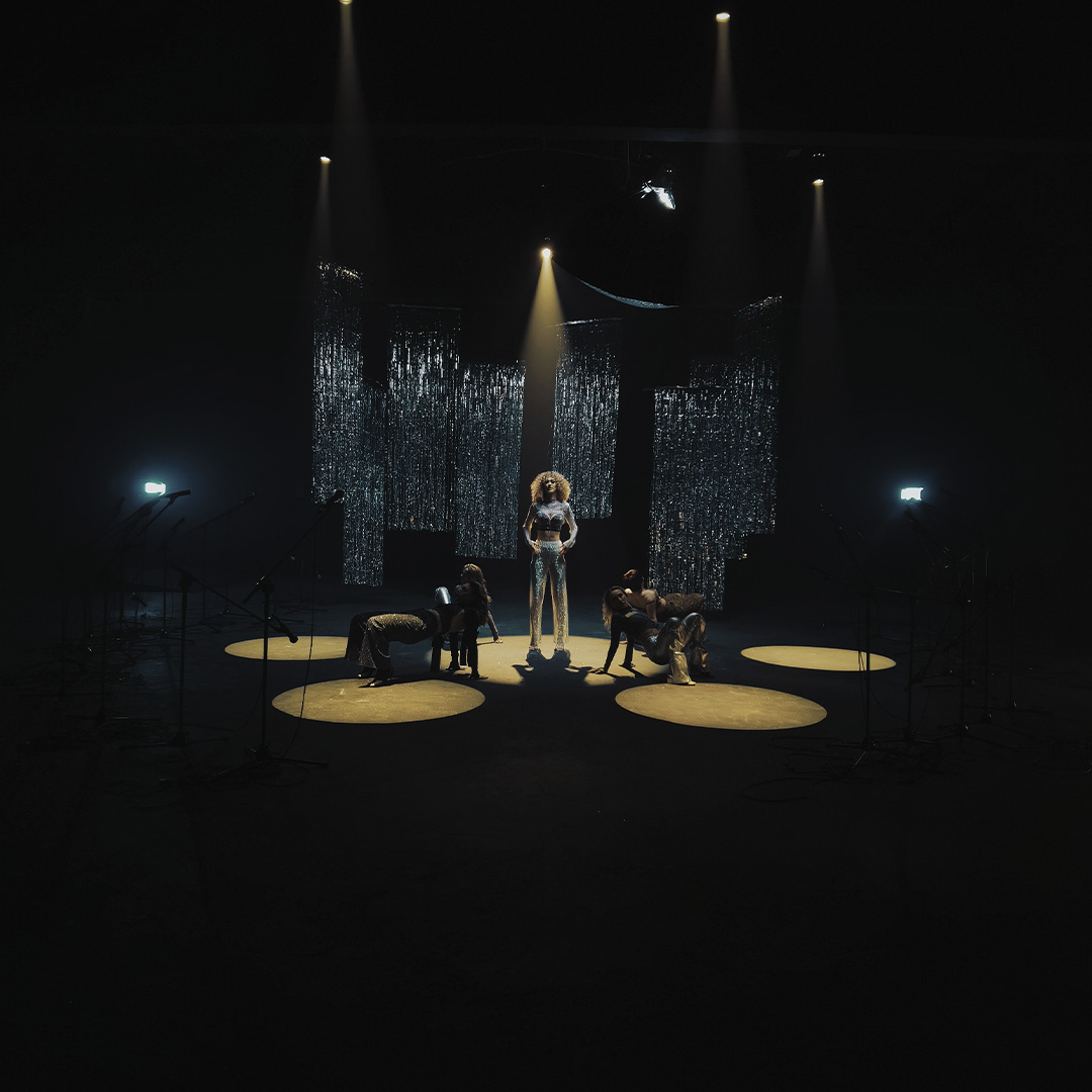 Оренда чорного павільйону Київ: зйомки кліпу Уляни Шуби у STAGE 1 Black