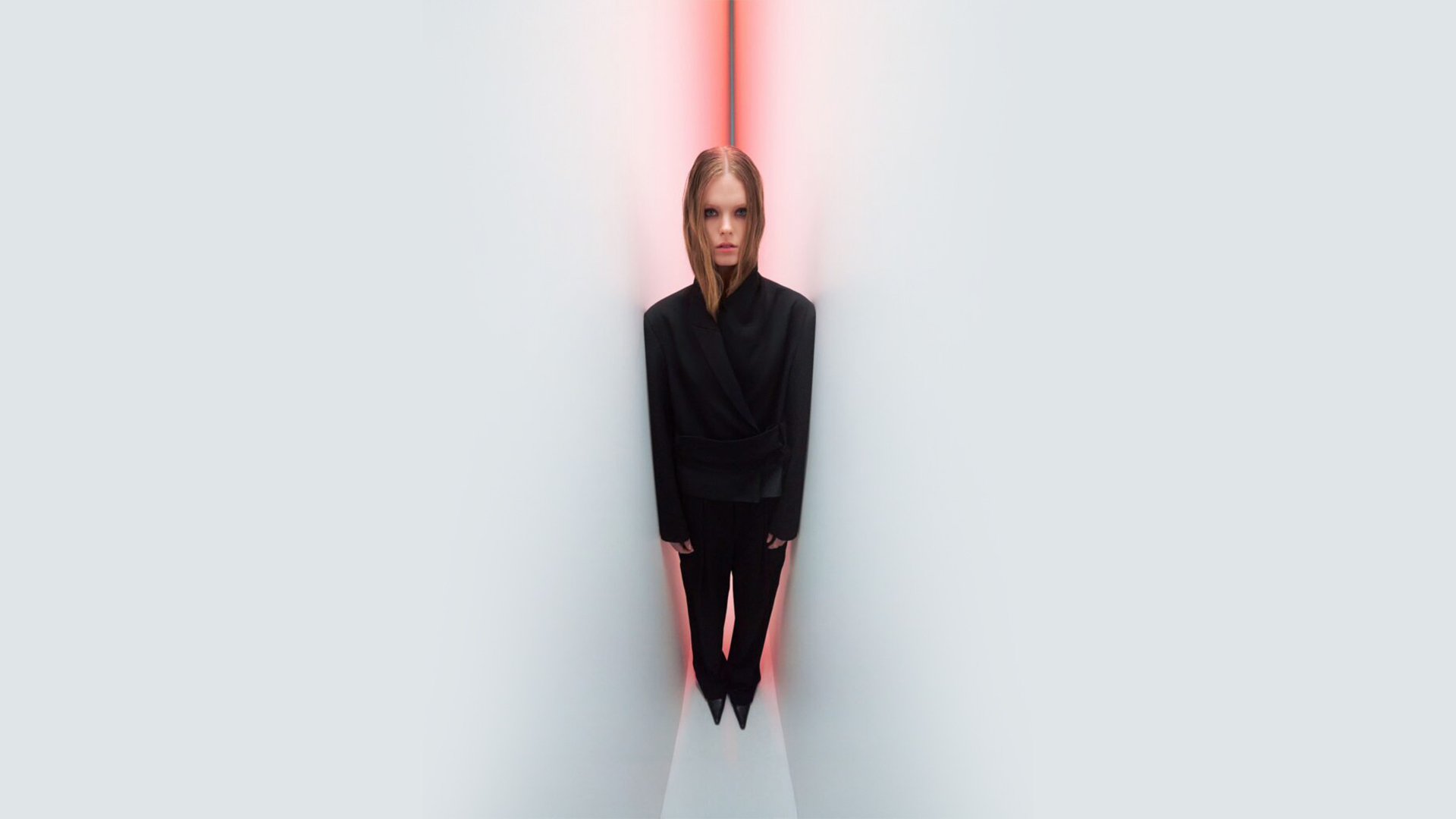 Katimo-FW-24-25-Burning-Chrysanthemum-Concept-White-Cyclorama-Stage-3-SP-Studio-зйомка-біла-циклорама-Київ-оренда