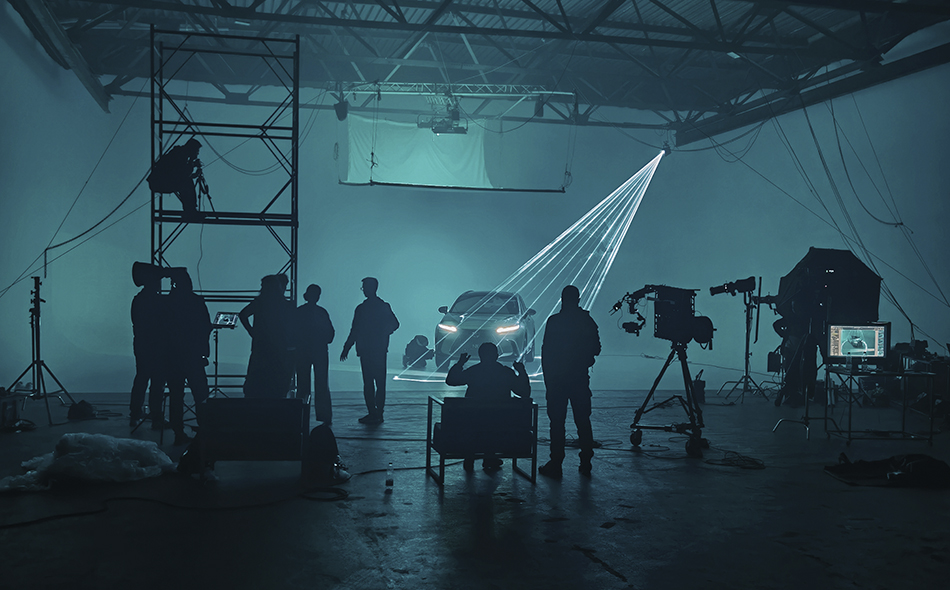 Зйомка авто в павільйоні Київ: велика біла циклорама Stage 3 Darkness