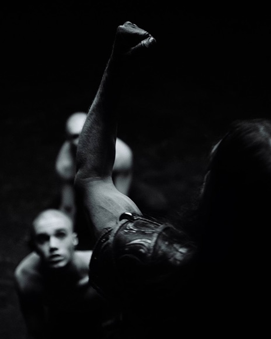 чорна-циклорама-зйомка-кліпа-Slippyinc-Director-Tementiy-Pronov-Cinematic-Horror-Aesthetic-SP-Studio-Київ