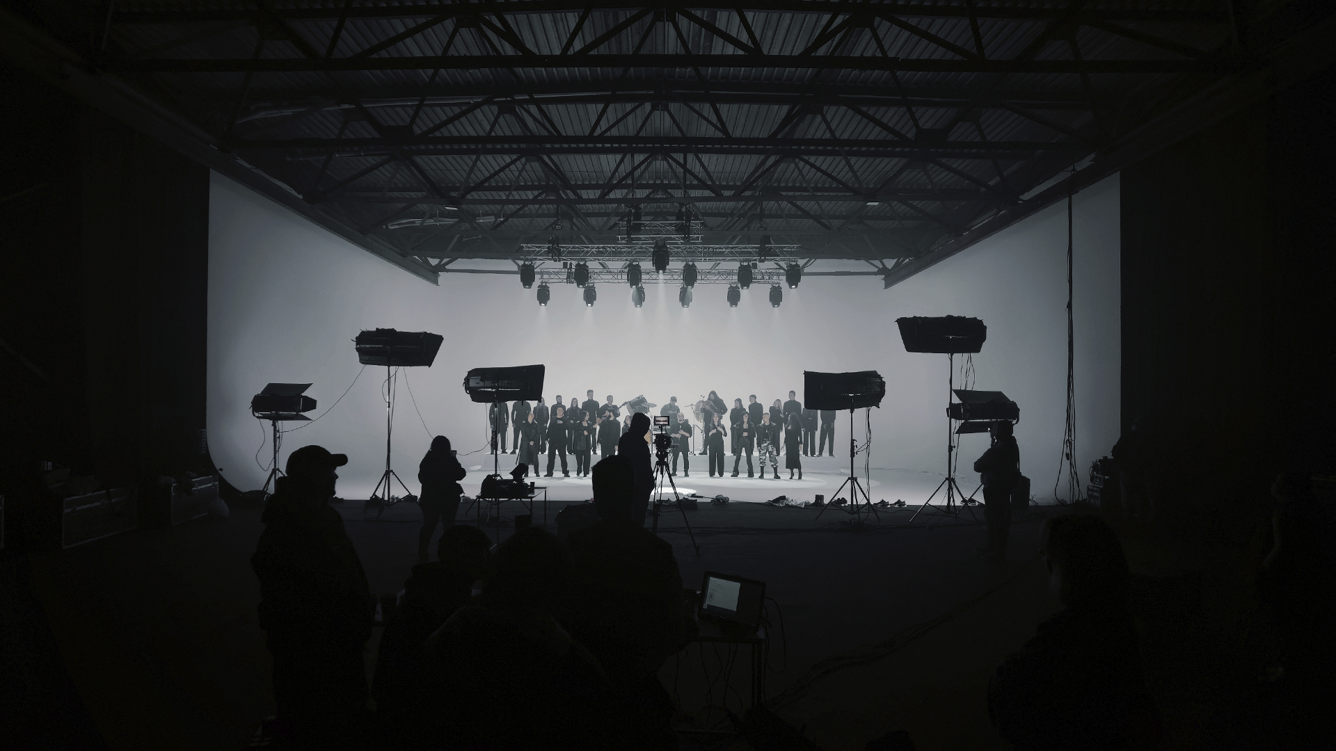 Backstage зйомки кліпу Артема Пивоварова у великому павільйоні Darkness