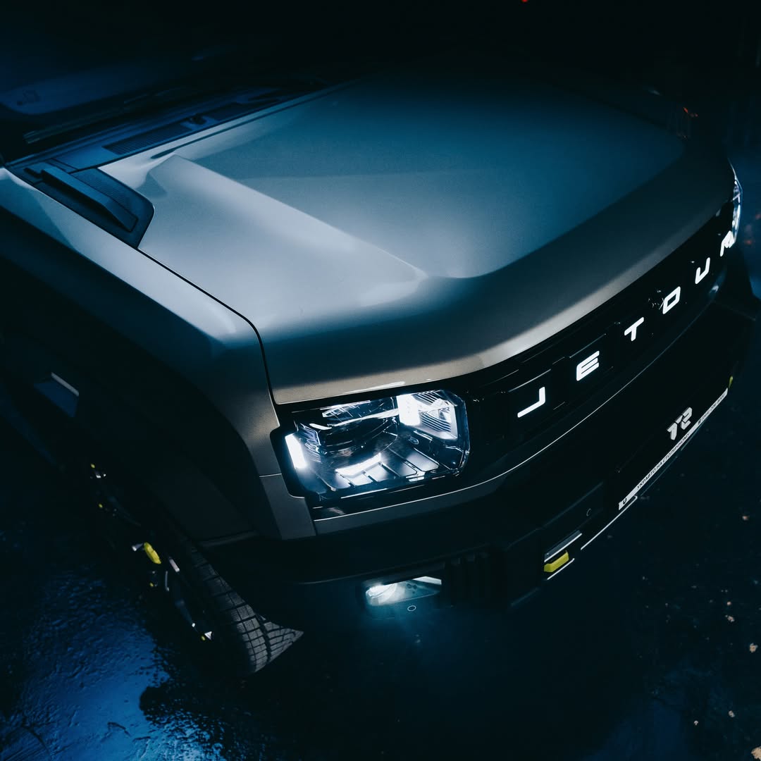 JETOUR-Україна-фото-нового-JETOUR-T2-ARRI-SkyPanel-S60-фотозйомка-автомобіля-в-Києві