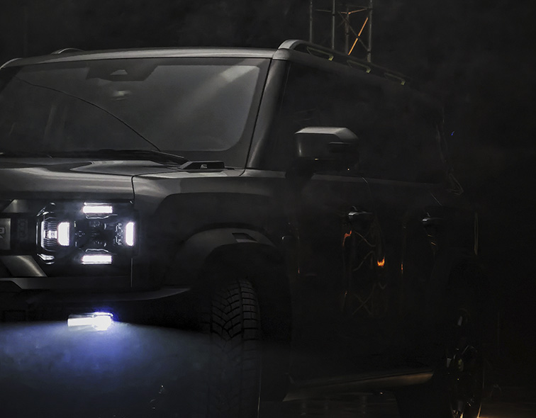 СофтБокс-для-зйомки-JETOUR-T2-студійна-фотозйомка-автомобіля-Детальний-огляд-JETOUR-T2-велика-чорна-студія-для-зйомки