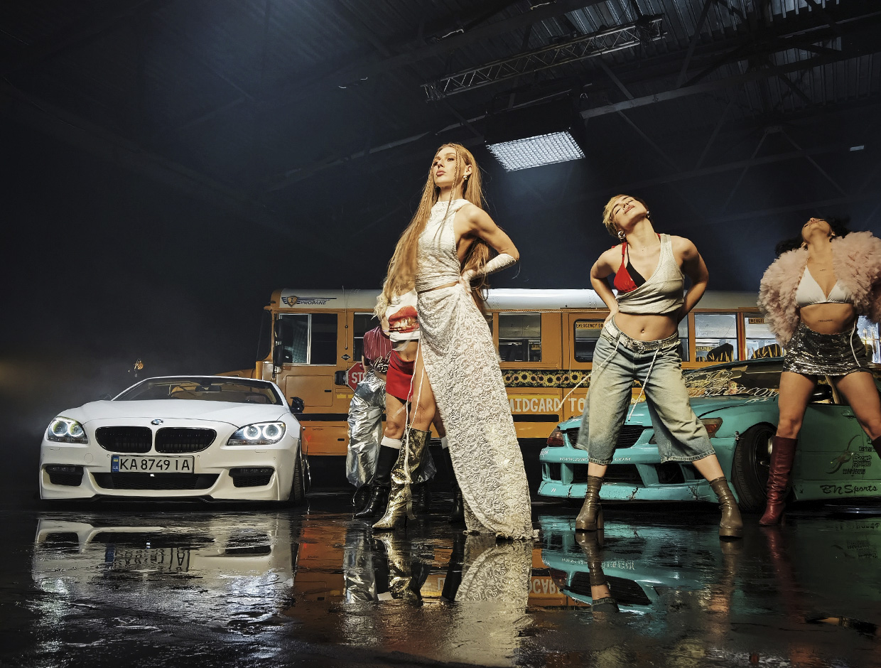 MAYOROVA-кліп-Без-тебе-зйомка-режисер-Назар-Баланов-танці-в-кліпі-зйомка-авто-BMW-6-кабріолет-F12