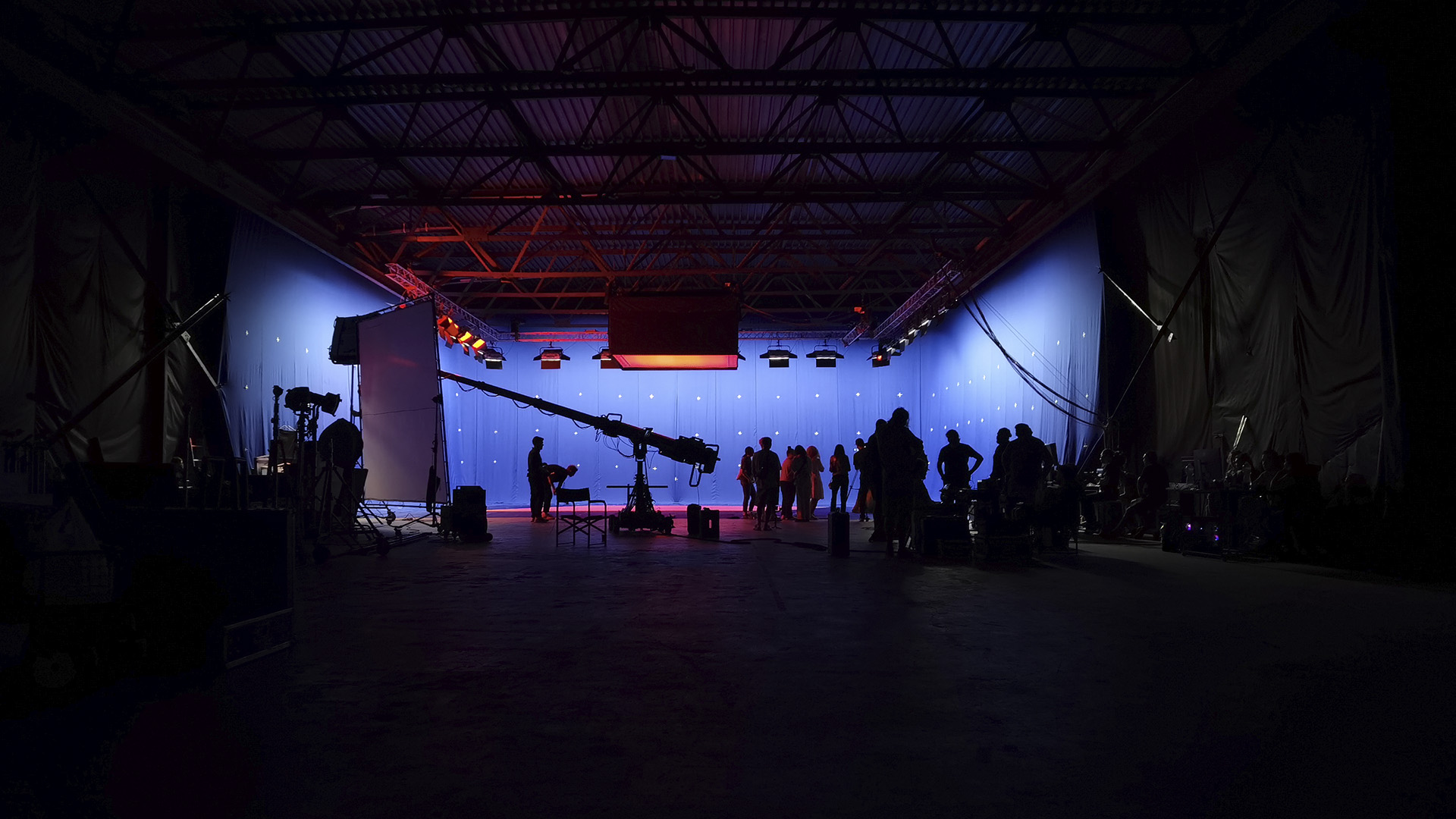 оренда-хромакей-павільйону-Київ-green-screen-для-відео-продакшн-blue-screen-для-кінозйомок-chroma-key-rental-Kyiv