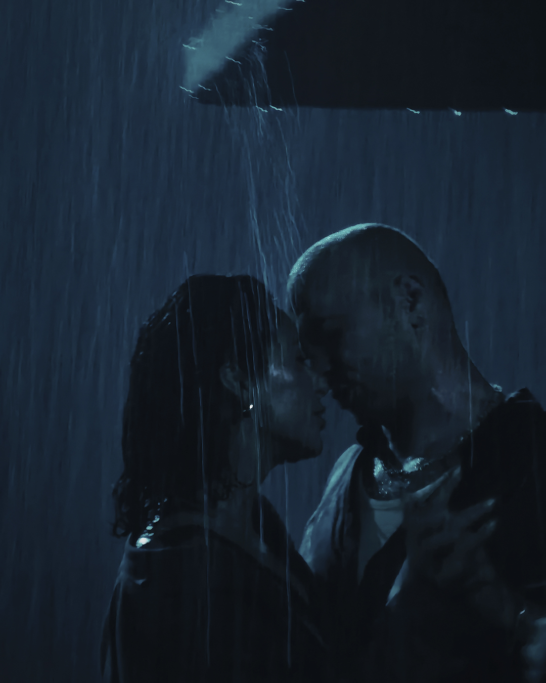 штучний дощ студія київ  | оренда студії з дощем Київ | аквазона оренда | зйомка з дощем Київ | зйомка з водою в студії