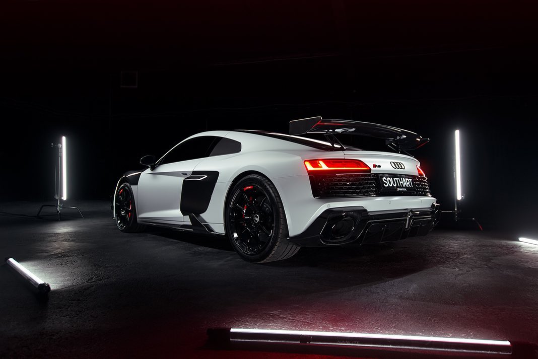 зйомка авто з лазерним освітленням | зйомка преміум авто у студії Київ