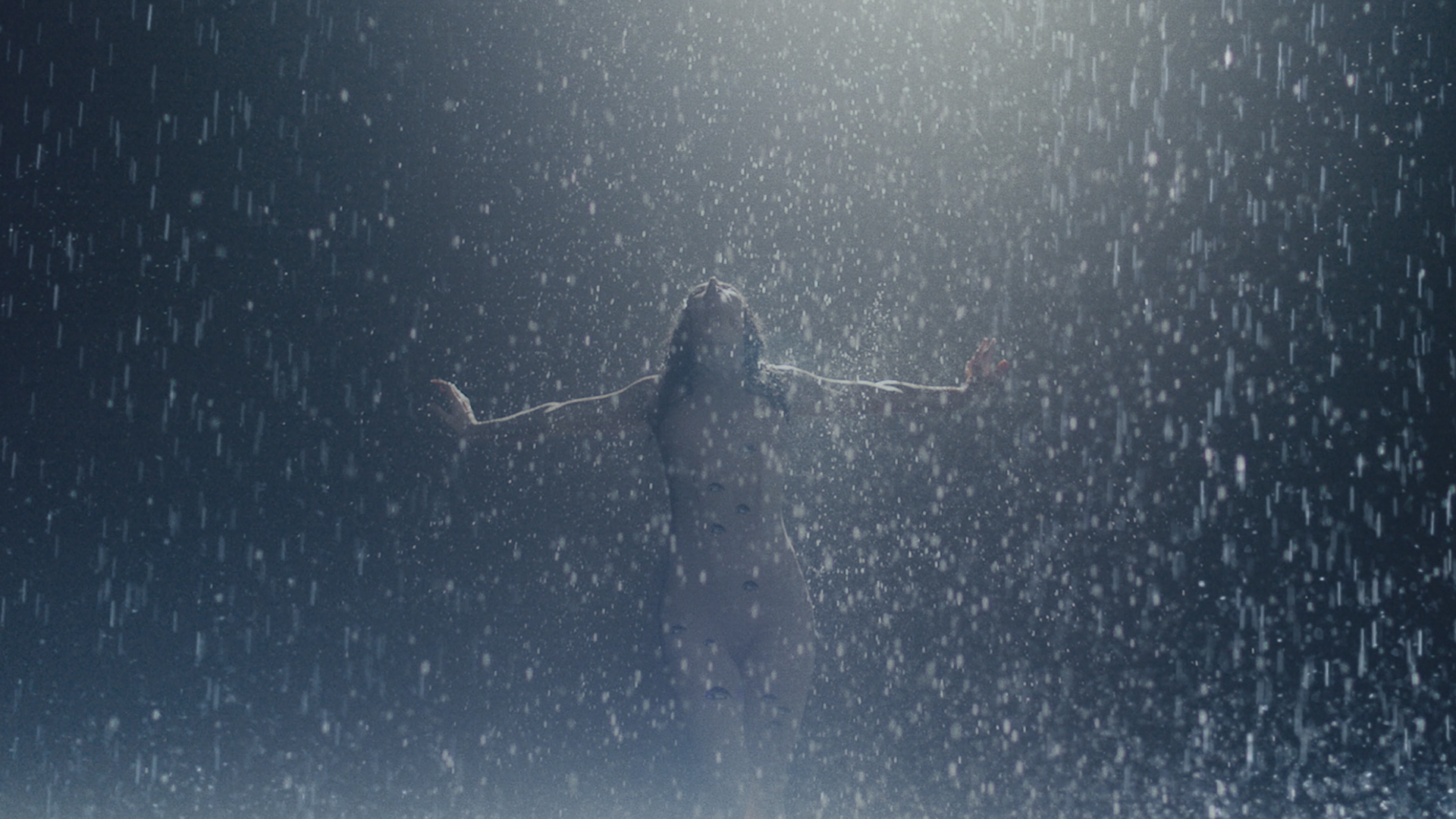 Фотосесія з водою в студії Київ оренда | оренда студії з дощем київ | зйомка з водою | павільйон з басейном київ