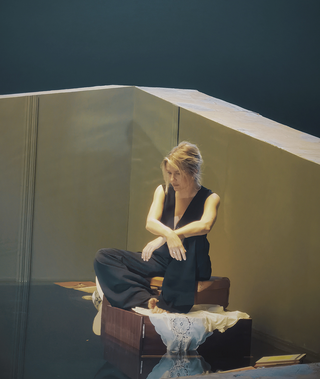 Зйомка кліпу KOLA & Міша Крупін Тюльпани у Stage 3 Darkness