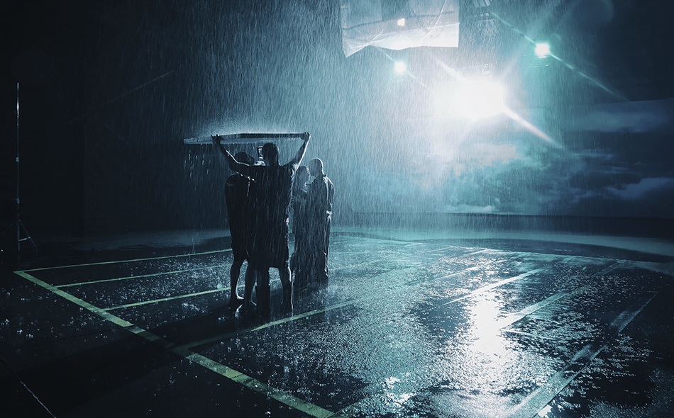 Штучний дощ у павільйоні | зйомка з водою в студії Київ | оренда студії для зйомок київ | Оренда студії з водою в Києві