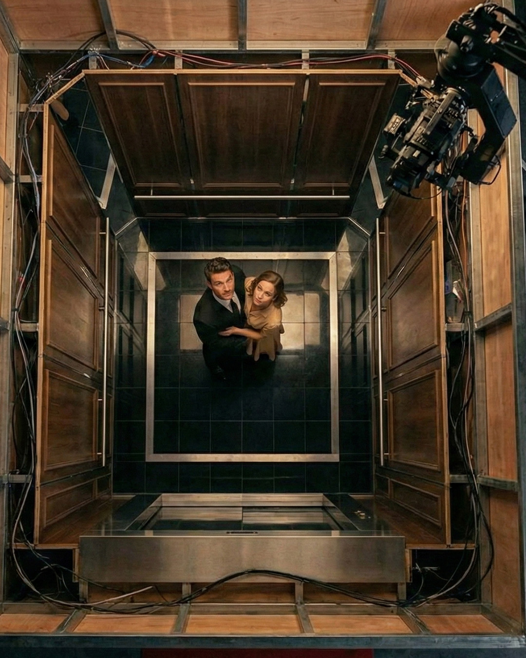 Зйомка в ліфті, поради до роботи з декораціями в SP Studio