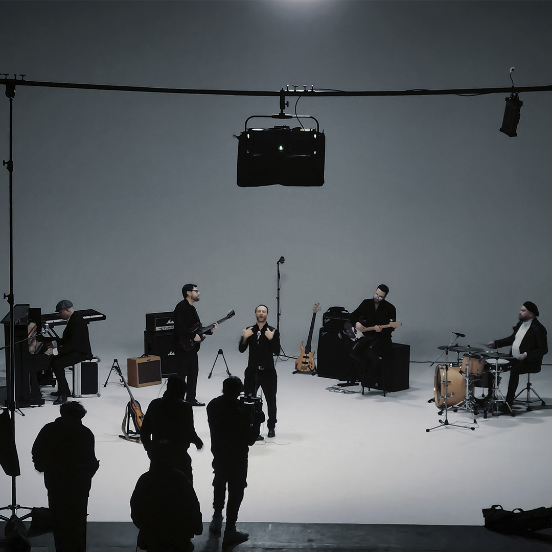 Робота з освітленням на білій циклорамі для кліпу Михайла Крупіна