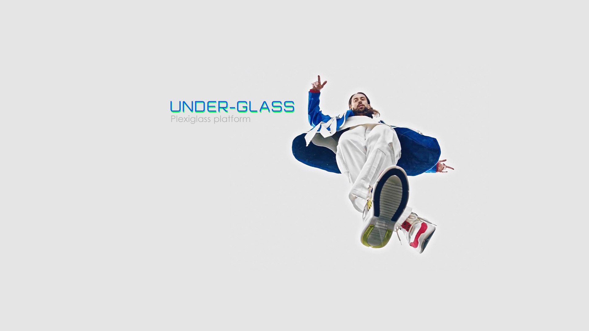 Plexiglass platform | Low angle sneakers shot - Under-Glass Rig для преміальної реклами