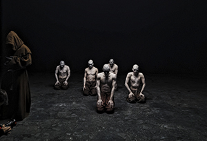 зйомка-кліпу-на-чорній-циклорамі-встудії