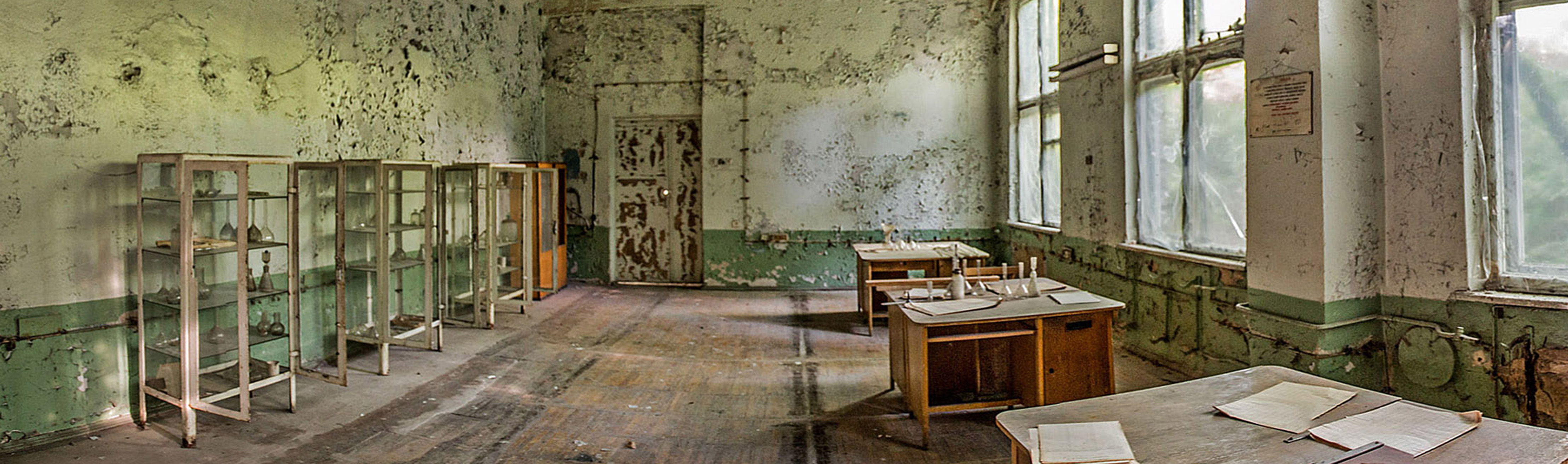 Знімальна локація у вигляді старої радянської лабораторії для кіно та хоррор-проєктів у Києві