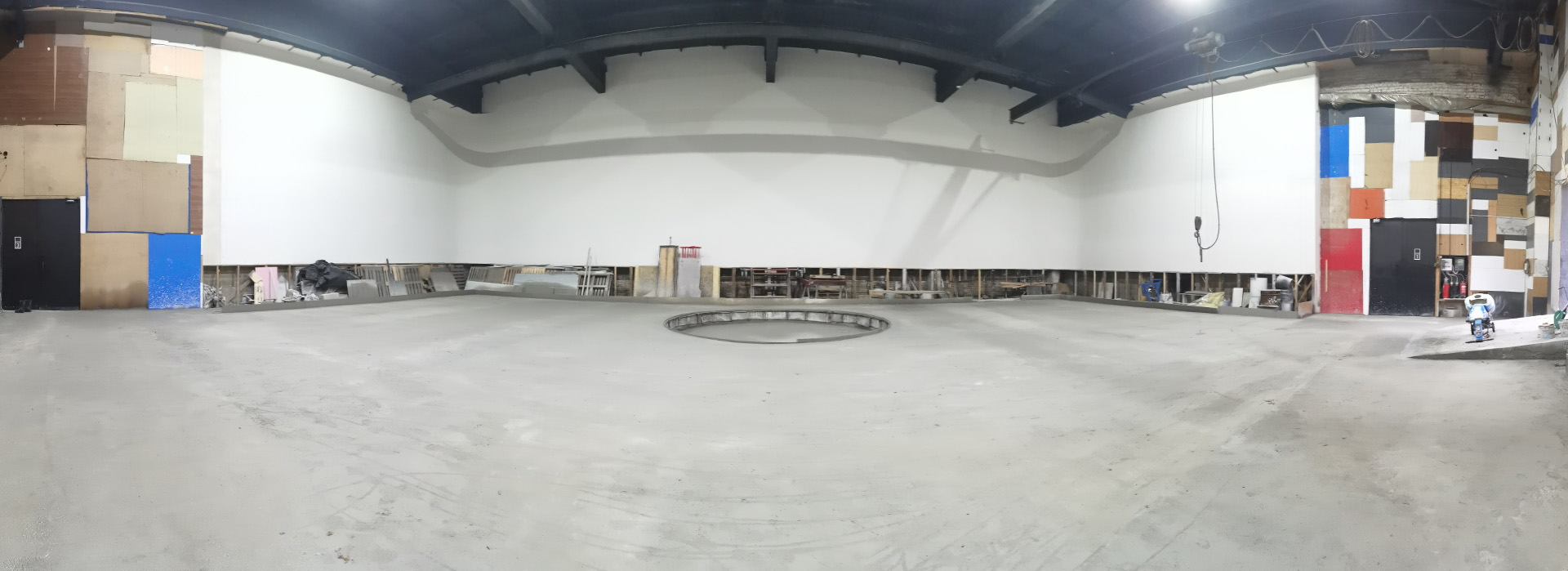 Шліфування бетонної підлоги великої циклорами