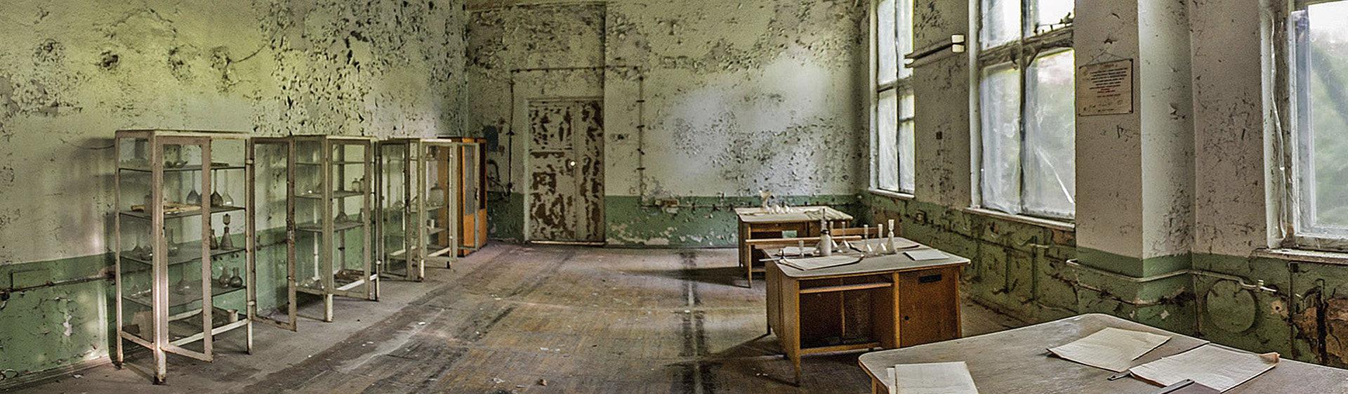 Знімальна локація у вигляді старої радянської лабораторії для кіно та хоррор-проєктів у Києві