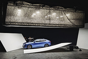 Автомобільні зйомки BMW Ukraine AWT Bavaria та використання гігантських SOFTBOX систем у SP Studio